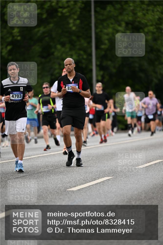 29.06.2025 - hella hamburg halbmarathon Dr. Thomas Lammeyer http://msf.ph/oto/8328415 29.06.2025 10:39:37 Kennedybrücke 1821, 1849, 2198, 2787, 3170, 3828, 3958, 4333, 4564, 4696, 4703, 4965, 5027, 5147, 5793, 6029, 6189, 6365, 6379, 6397, 6471, 6746, 6867, 7386, 7733, 8249, 8296, 8567, 9342, 9803, 9819, 10358, 10360, 10393, 10565, 10652, 11320, 11359 meine-sportfotos.de