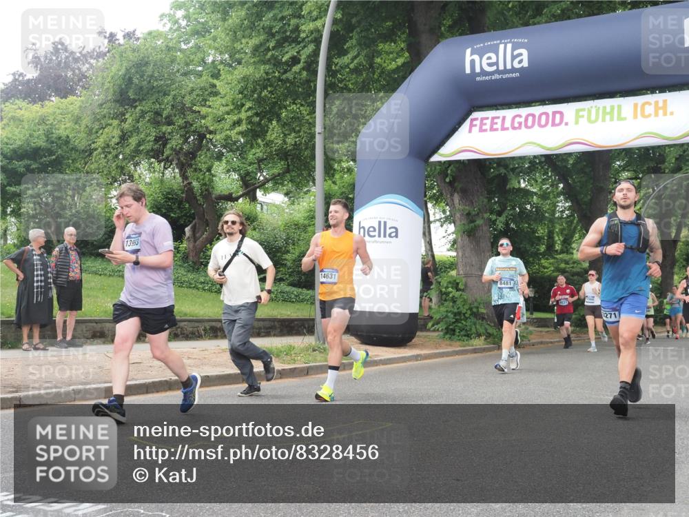 29.06.2025 - hella hamburg halbmarathon KatJ http://msf.ph/oto/8328456 29.06.2025 10:46:49 Zwischen KM18-KM19 3780, 6327, 8481 meine-sportfotos.de