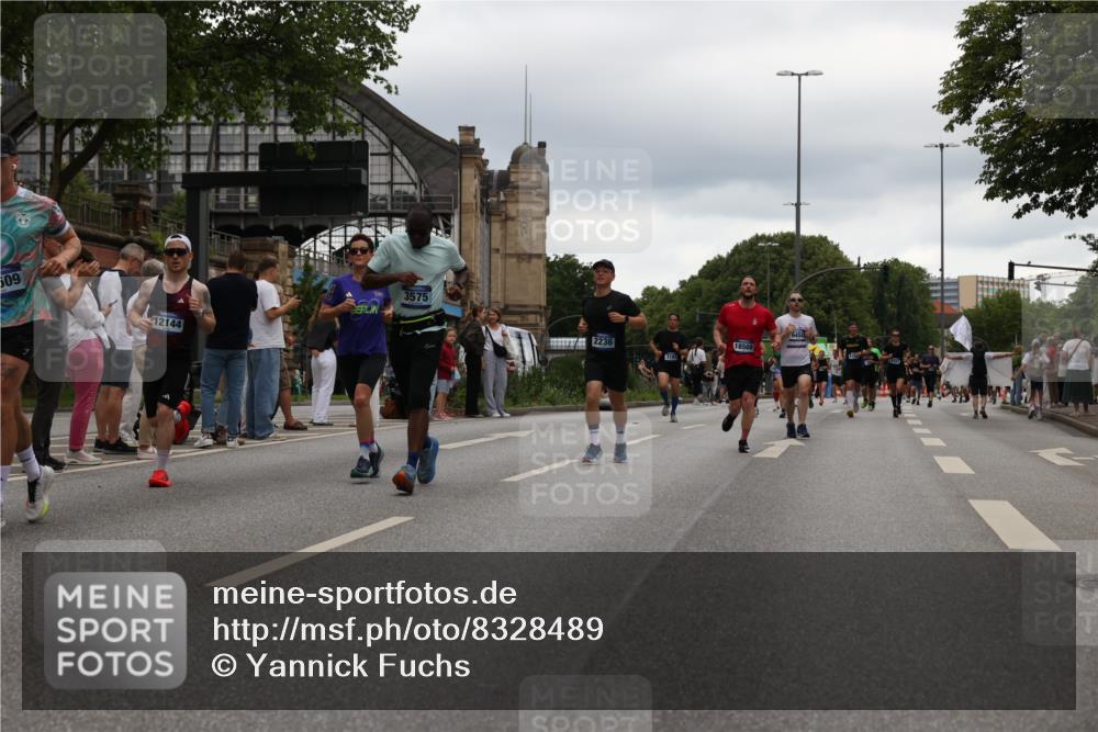 29.06.2025 - hella hamburg halbmarathon Yannick Fuchs http://msf.ph/oto/8328489 29.06.2025 10:51:37 20KM 1200, 1239, 1563, 1611, 2025, 2236, 2606, 2652, 2759, 2806, 2883, 3093, 3141, 3575, 4261, 4426, 4467, 4579, 5015, 5134, 5391, 5457, 5458, 6281, 6302, 6531, 6892, 7159, 7833, 9450, 10383, 10408, 10599, 12144, 12509, 12773, 13465, 13664, 15090, 15189, 15229, 15349, 16418, 16517, 17455, 17543, 17758, 18508 meine-sportfotos.de