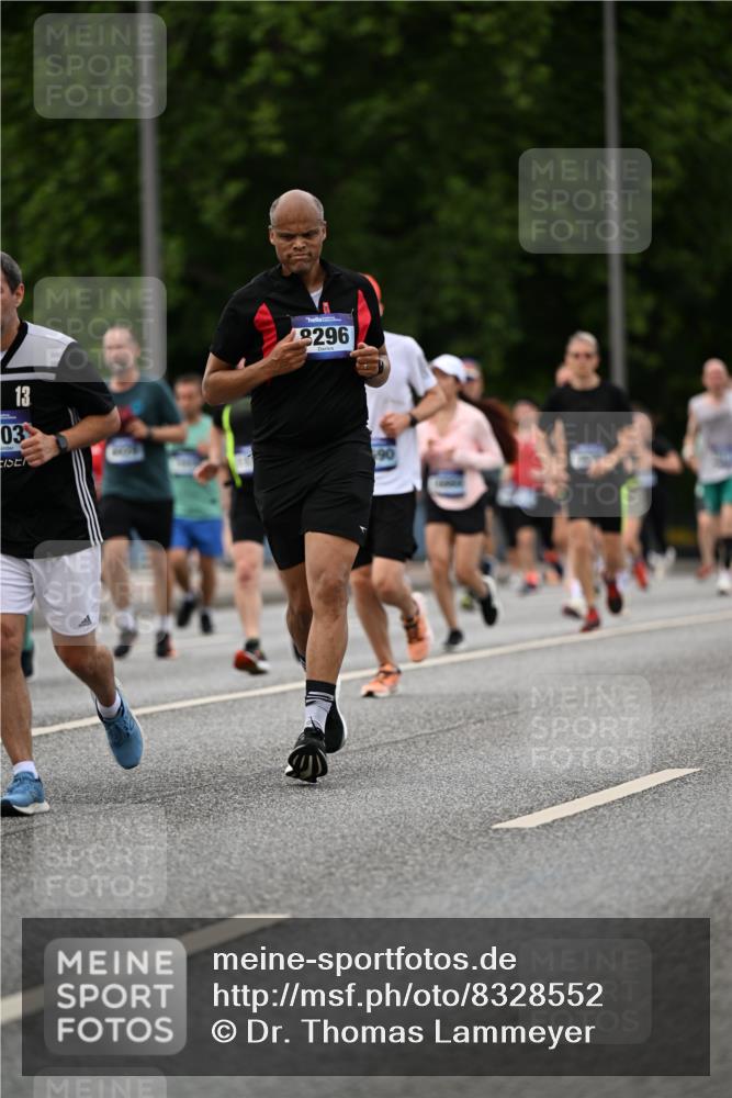 29.06.2025 - hella hamburg halbmarathon Dr. Thomas Lammeyer http://msf.ph/oto/8328552 29.06.2025 10:39:38 Kennedybrücke 1821, 1849, 2198, 2787, 3170, 3828, 3958, 4333, 4564, 4696, 4703, 4965, 5027, 5147, 5793, 6029, 6189, 6365, 6379, 6397, 6471, 6746, 6867, 7386, 7733, 8249, 8296, 8567, 9342, 9803, 9819, 10358, 10360, 10393, 10565, 10652, 11320, 11359 meine-sportfotos.de