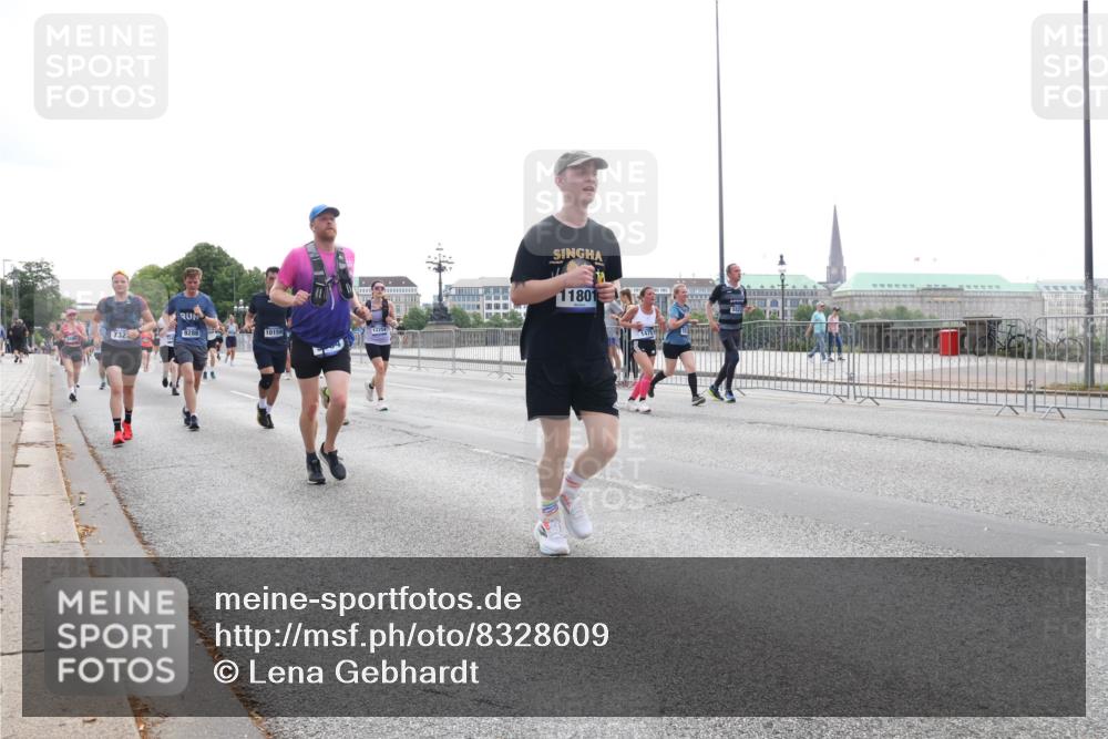 29.06.2025 - hella hamburg halbmarathon Lena Gebhardt http://msf.ph/oto/8328609 29.06.2025 10:37:49 Lombardsbrücke 732, 9288, 10159, 1180, 1475, 1337, 1475, 1578, 1799, 1901, 1985, 2199, 2486, 2640, 2786, 2853, 3230, 3246, 3633, 3880, 4921, 5139, 5171, 5186, 5522, 5713, 5790, 5875, 6199, 6243, 6362, 6697, 6821, 6955, 7085, 7118, 7124, 7235, 7244, 7321, 7350, 7544, 7629, 7696, 7777, 7823, 8843, 8985, 9247, 9288, 9524, 9895, 10159, 10506, 10836, 11087, 11543, 12123, 12254, 12472, 12824, 16680, 17798 meine-sportfotos.de