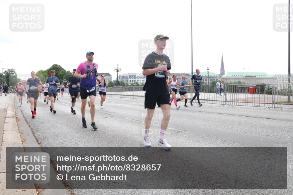 29.06.2025 - hella hamburg halbmarathon Lena Gebhardt http://msf.ph/oto/8328657 29.06.2025 10:37:49 Lombardsbrücke 732, 9288, 10159, 4, 12254, 1180, 1475, 1337, 1475, 1578, 1799, 1901, 1985, 2199, 2486, 2640, 2786, 2853, 3230, 3246, 3633, 3880, 4921, 5139, 5171, 5186, 5522, 5713, 5790, 5875, 6199, 6243, 6362, 6697, 6821, 6955, 7085, 7118, 7124, 7235, 7244, 7321, 7350, 7544, 7629, 7696, 7777, 7823, 8843, 8985, 9247, 9288, 9524, 9895, 10159, 10506, 10836, 11087, 11543, 12123, 12254, 12472, 12824, 16680, 17798 meine-sportfotos.de