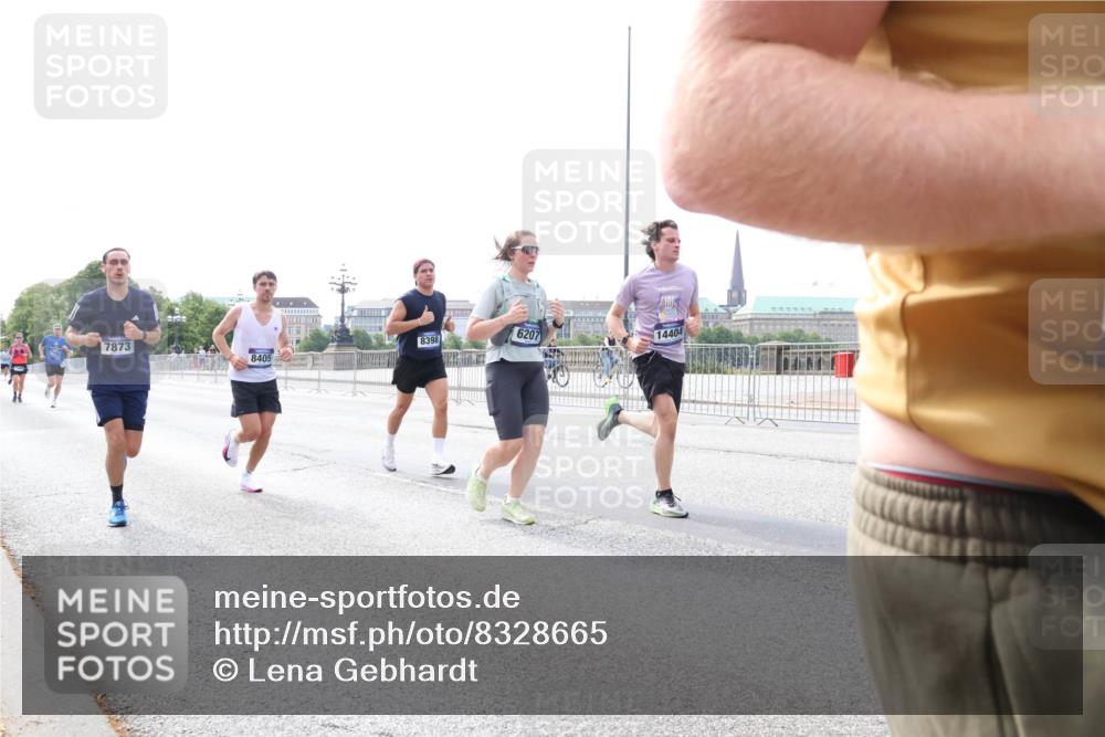 29.06.2025 - hella hamburg halbmarathon Lena Gebhardt http://msf.ph/oto/8328665 29.06.2025 10:13:01 Lombardsbrücke 7873, 8398, 8405, 6207, 14404, 1020, 1051, 1249, 1747, 1785, 1851, 1939, 2531, 2891, 2942, 2961, 3218, 3360, 3728, 4532, 5150, 6207, 6489, 7873, 7907, 8398, 8405, 8913, 8917, 8971, 9141, 10067, 10402, 11025, 11720, 12456, 13566, 13816, 14404, 14540, 14869, 15012, 15369, 15531, 16030, 16255, 16323, 16437, 16826, 16911, 17061, 17699, 17988, 17994, 18048, 18178, 18320, 18530, 18732 meine-sportfotos.de
