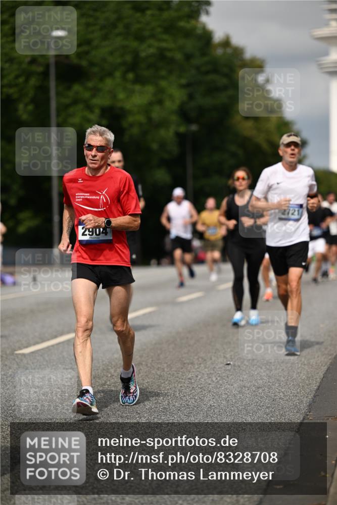 29.06.2025 - hella hamburg halbmarathon Dr. Thomas Lammeyer http://msf.ph/oto/8328708 29.06.2025 10:17:38 Kennedybrücke 1194, 1939, 2055, 2359, 2721, 2891, 2904, 2961, 2987, 3729, 4001, 4032, 4795, 4950, 5232, 5631, 6026, 6207, 7460, 7462, 7913, 8673, 8913, 9128, 9612, 9631, 9886, 10442, 10443 meine-sportfotos.de
