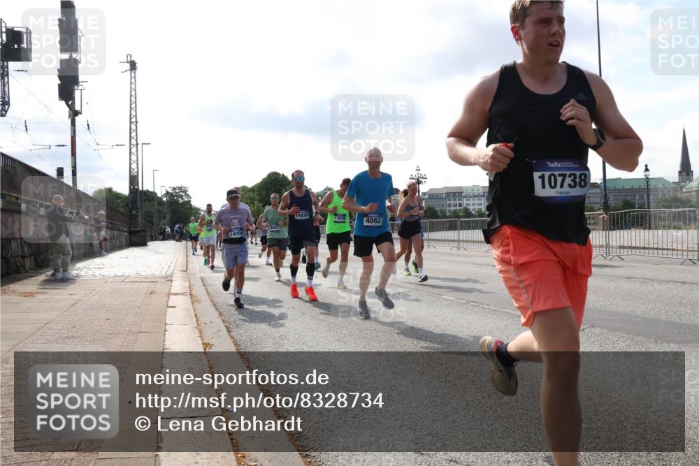 29.06.2025 - hella hamburg halbmarathon Lena Gebhardt http://msf.ph/oto/8328734 29.06.2025 09:48:52 Lombardsbrücke 14820, 17078, 4062, 18004, 10738, 1042, 1290, 1505, 1571, 1600, 1603, 1710, 2262, 2399, 2707, 2797, 3480, 3547, 4062, 4359, 4381, 5003, 5124, 5307, 5554, 5709, 6037, 6047, 6993, 7152, 7154, 7310, 7482, 7743, 7884, 7981, 8002, 8121, 8571, 9403, 9640, 9643, 10190, 10404, 10451, 10738, 10852, 10877, 11106, 11177, 11423, 11447, 12044, 12051, 12088, 12091, 12168, 12488, 12739, 12916, 13064, 13137, 13372, 13483, 13755, 13940, 13975, 14075, 14603, 15931 meine-sportfotos.de