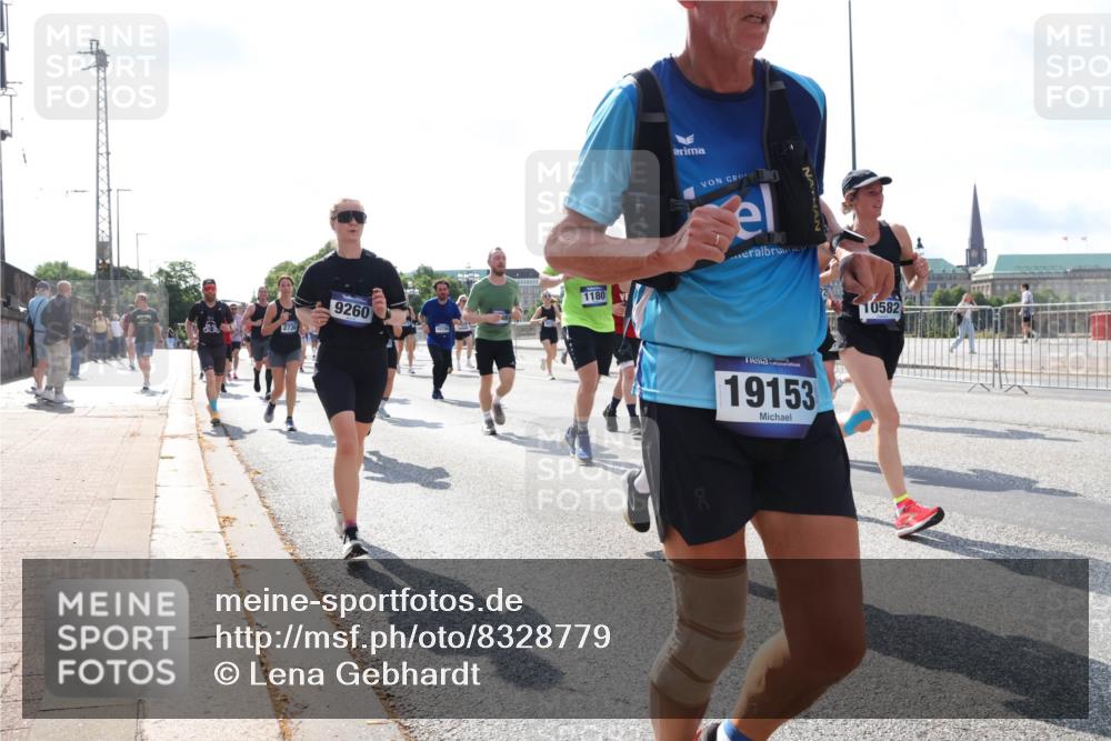 29.06.2025 - hella hamburg halbmarathon Lena Gebhardt http://msf.ph/oto/8328779 29.06.2025 10:00:20 Lombardsbrücke 2730, 9260, 1180, 19153, 10582, 38686, 1006, 1019, 1125, 1180, 1239, 1264, 1526, 1544, 1568, 1681, 1914, 2027, 2086, 2099, 2159, 2236, 2346, 2348, 2364, 2426, 2447, 2582, 2584, 2606, 2652, 2676, 2677, 2730, 2910, 2982, 3042, 3177, 3181, 3319, 3400, 3794, 3836, 3861, 3898, 4013, 4231, 4419, 4579, 4594, 4632, 4767, 4772, 4796, 4813, 4940, 4945, 5272, 5341, 5643, 5728, 6082, 6084, 6104, 6174, 6201, 6220, 6260, 6462, 6470, 6581, 6587 meine-sportfotos.de