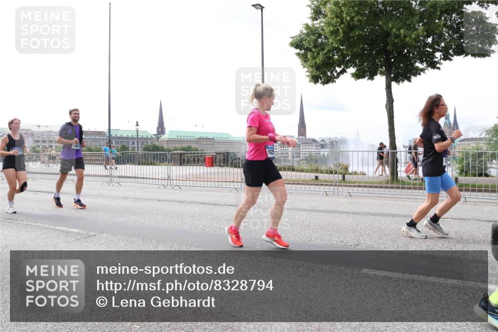 29.06.2025 - hella hamburg halbmarathon Lena Gebhardt http://msf.ph/oto/8328794 29.06.2025 10:23:40 Lombardsbrücke 71, 1807, 1625, 1048, 1304, 1362, 1545, 2125, 2489, 2925, 4122, 4391, 4646, 4728, 4793, 4990, 5055, 5160, 5358, 5406, 5661, 6502, 6747, 7029, 7820, 8031, 8149, 8181, 8502, 8676, 8716, 8918, 8920, 9217, 9301, 9603, 9715, 9877, 10649, 10739, 11044, 11300, 11454, 11793, 11798, 11879, 12073, 12874, 13149, 14265, 14338, 14510, 14512, 14521, 14821, 15709, 15739, 15853, 16185, 16251, 16416, 16558, 17013, 17099, 17199, 17207, 17299, 17719 meine-sportfotos.de