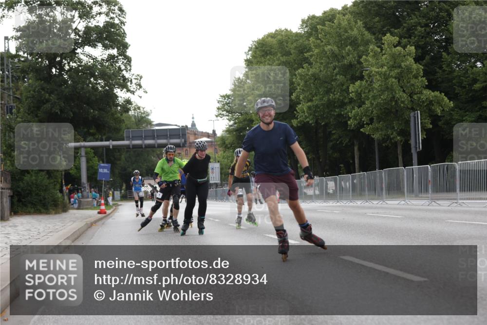 29.06.2025 - hella hamburg halbmarathon Jannik Wohlers http://msf.ph/oto/8328934 29.06.2025 09:01:01 Lombardsbrücke  meine-sportfotos.de