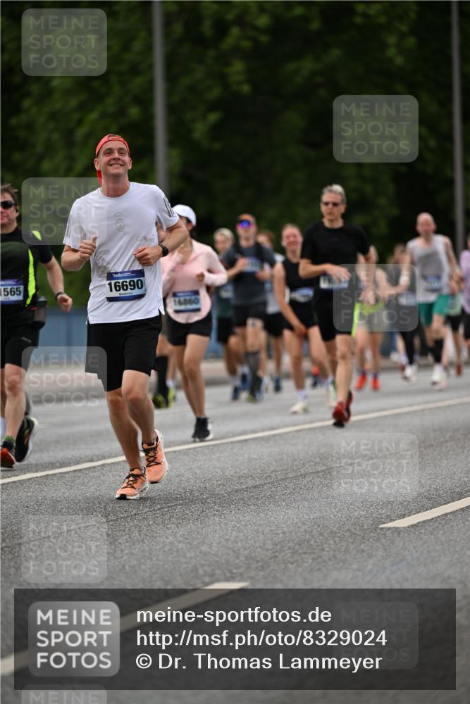 29.06.2025 - hella hamburg halbmarathon Dr. Thomas Lammeyer http://msf.ph/oto/8329024 29.06.2025 10:39:40 Kennedybrücke 1821, 2198, 2787, 3170, 3828, 3958, 4333, 4564, 4696, 4703, 4965, 5147, 6029, 6189, 6365, 6379, 6397, 6471, 6867, 7386, 8249, 8296, 8567, 9342, 9470, 9803, 9819, 10358, 10360, 10393, 10565, 10652, 11320, 11359 meine-sportfotos.de