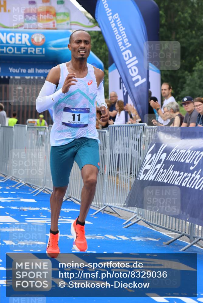 29.06.2025 - hella hamburg halbmarathon Strokosch-Dieckow http://msf.ph/oto/8329036 29.06.2025 10:02:15 Ziel 11, 25 meine-sportfotos.de