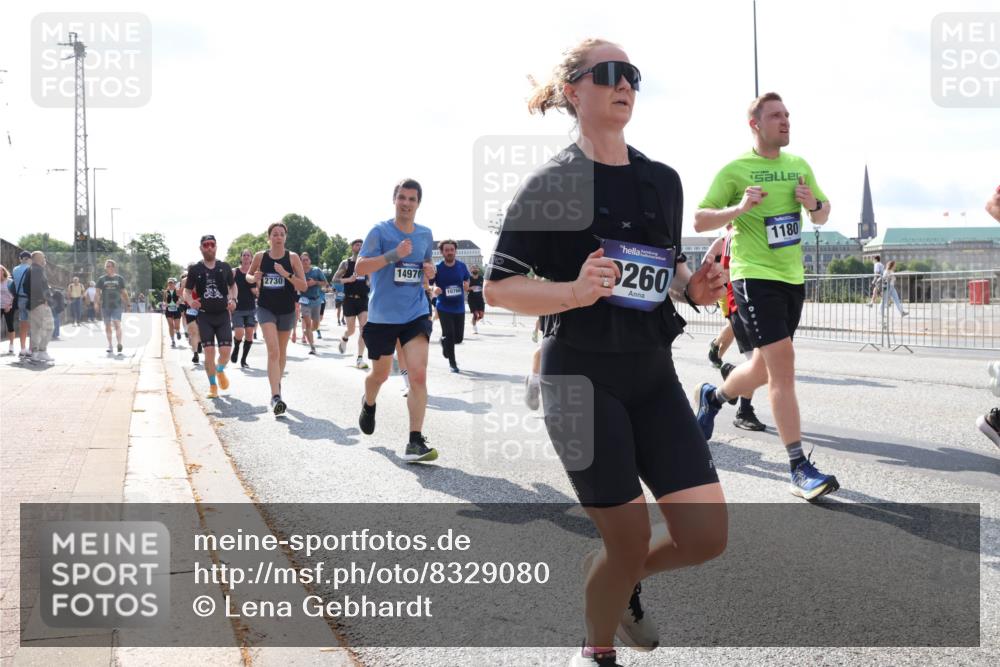 29.06.2025 - hella hamburg halbmarathon Lena Gebhardt http://msf.ph/oto/8329080 29.06.2025 10:00:21 Lombardsbrücke 14970, 2730, 260, 1180, 1006, 1019, 1125, 1180, 1239, 1264, 1526, 1544, 1568, 1681, 1914, 2027, 2086, 2099, 2159, 2236, 2346, 2348, 2364, 2426, 2447, 2582, 2584, 2606, 2652, 2676, 2677, 2730, 2910, 2982, 3042, 3177, 3181, 3319, 3400, 3794, 3861, 3898, 4013, 4231, 4419, 4579, 4594, 4632, 4767, 4772, 4796, 4813, 4940, 4945, 5272, 5341, 5643, 5728, 6082, 6084, 6104, 6174, 6201, 6220, 6260, 6462, 6470, 6581, 6587, 10599 meine-sportfotos.de