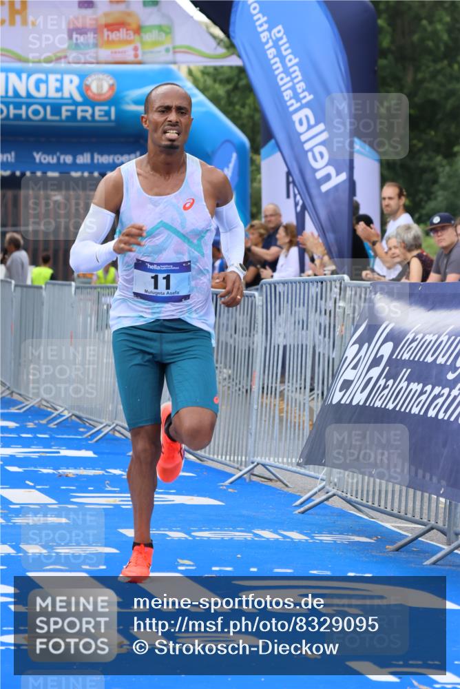 29.06.2025 - hella hamburg halbmarathon Strokosch-Dieckow http://msf.ph/oto/8329095 29.06.2025 10:02:15 Ziel 11, 25 meine-sportfotos.de