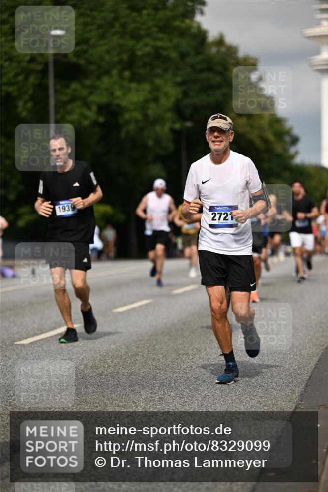 29.06.2025 - hella hamburg halbmarathon Dr. Thomas Lammeyer http://msf.ph/oto/8329099 29.06.2025 10:17:39 Kennedybrücke 1194, 1747, 1939, 2055, 2359, 2721, 2891, 2904, 2987, 4001, 4032, 4795, 5232, 5631, 6026, 6207, 7460, 7462, 7913, 8673, 9128, 9612, 9631, 9886, 10442, 10443 meine-sportfotos.de