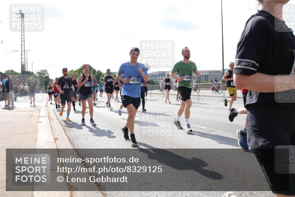 29.06.2025 - hella hamburg halbmarathon Lena Gebhardt http://msf.ph/oto/8329125 29.06.2025 10:00:21 Lombardsbrücke 1264, 2730, 14970, 1846, 1006, 1019, 1125, 1180, 1239, 1264, 1526, 1544, 1568, 1681, 1914, 2027, 2086, 2099, 2159, 2236, 2346, 2348, 2364, 2426, 2447, 2582, 2584, 2606, 2652, 2676, 2677, 2730, 2910, 2982, 3042, 3177, 3181, 3319, 3400, 3794, 3861, 3898, 4013, 4231, 4419, 4579, 4594, 4632, 4767, 4772, 4796, 4813, 4940, 4945, 5272, 5341, 5643, 5728, 6082, 6084, 6104, 6174, 6201, 6220, 6260, 6462, 6470, 6581, 6587, 10599 meine-sportfotos.de