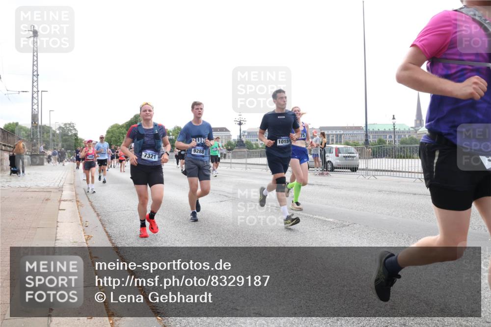 29.06.2025 - hella hamburg halbmarathon Lena Gebhardt http://msf.ph/oto/8329187 29.06.2025 10:37:50 Lombardsbrücke 75, 10155, 9288, 7321, 1337, 1475, 1578, 1799, 1901, 1985, 2199, 2486, 2640, 2786, 2853, 3230, 3246, 3633, 3880, 4921, 5139, 5171, 5186, 5522, 5713, 5790, 5875, 6199, 6243, 6362, 6697, 6821, 6955, 7085, 7118, 7124, 7244, 7321, 7350, 7544, 7629, 7696, 7777, 8843, 8985, 9247, 9288, 9524, 9895, 10159, 10506, 10836, 11087, 11543, 12123, 12254, 12472, 12824, 16680, 17798 meine-sportfotos.de