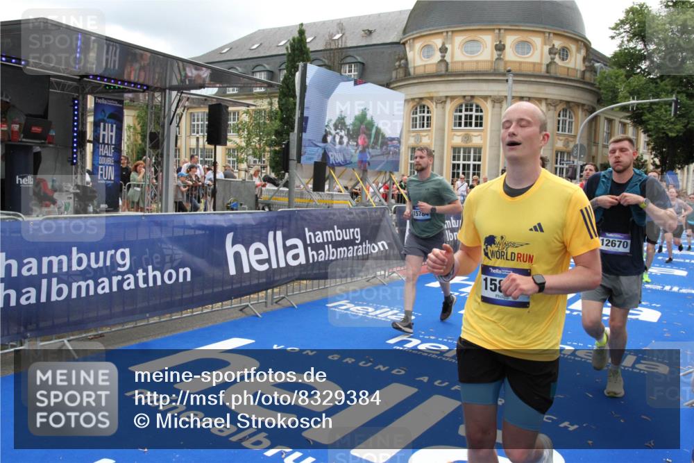 29.06.2025 - hella hamburg halbmarathon Michael Strokosch http://msf.ph/oto/8329384 29.06.2025 10:49:30 Ziel 1342, 1476, 2878, 8437, 8689, 8813, 11339, 11779, 12094, 12670, 13269, 14838, 15784, 15894, 15966, 16891, 18476, 18887, 18960 meine-sportfotos.de