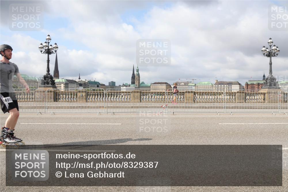 29.06.2025 - hella hamburg halbmarathon Lena Gebhardt http://msf.ph/oto/8329387 29.06.2025 09:08:38 Lombardsbrücke 495 meine-sportfotos.de