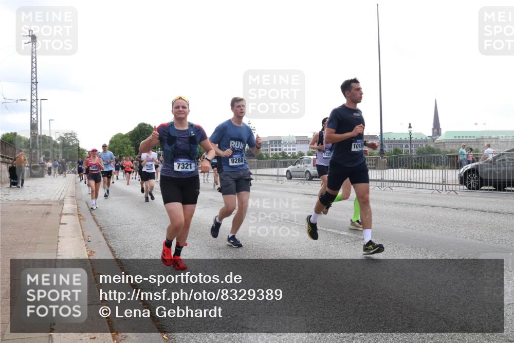 29.06.2025 - hella hamburg halbmarathon Lena Gebhardt http://msf.ph/oto/8329389 29.06.2025 10:37:51 Lombardsbrücke 7321, 9288, 1225, 10159, 1394, 1475, 1578, 1799, 1901, 1985, 2199, 2640, 2786, 2853, 3230, 3246, 3633, 3880, 4414, 4921, 5139, 5171, 5186, 5522, 5713, 5790, 5875, 6199, 6243, 6362, 6697, 6821, 6955, 7085, 7118, 7124, 7244, 7321, 7350, 7544, 7629, 7696, 7777, 8843, 8985, 9247, 9288, 9524, 9895, 10159, 10506, 10836, 11087, 11543, 12123, 12254, 12472, 12824, 16680, 17798 meine-sportfotos.de