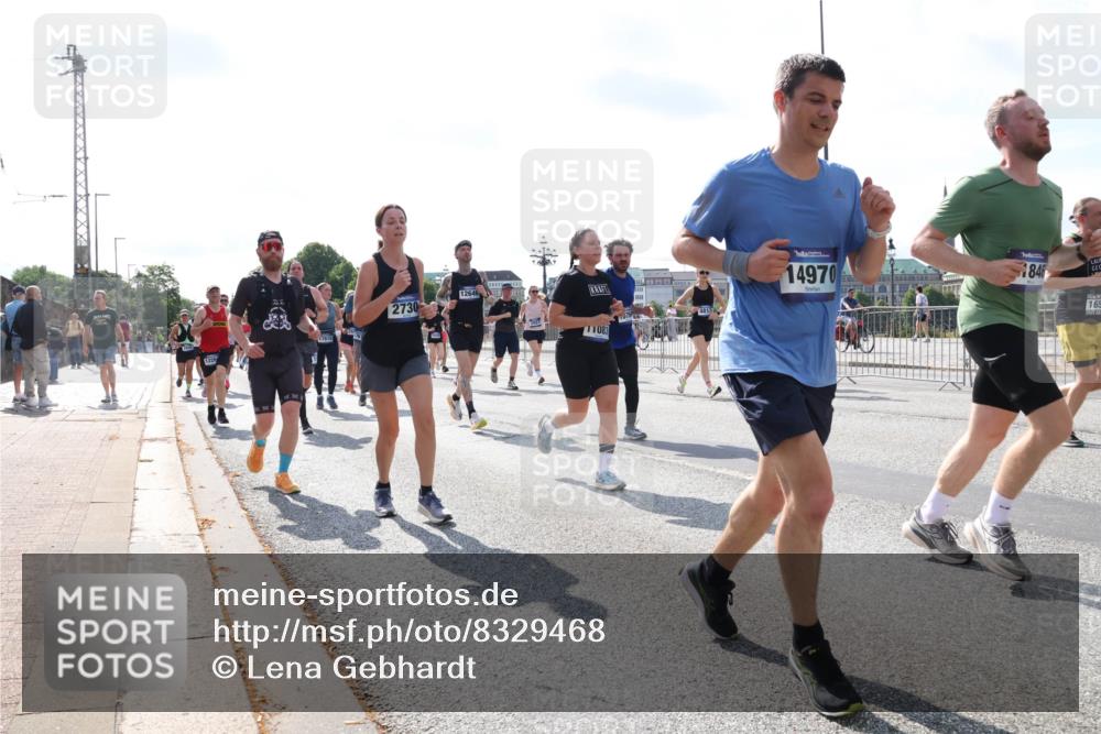 29.06.2025 - hella hamburg halbmarathon Lena Gebhardt http://msf.ph/oto/8329468 29.06.2025 10:00:22 Lombardsbrücke 17615, 1228, 2730, 12646, 1083, 14970, 1846, 165, 1006, 1019, 1125, 1180, 1239, 1264, 1526, 1544, 1568, 1583, 1681, 1914, 2027, 2086, 2099, 2159, 2236, 2346, 2348, 2364, 2426, 2447, 2474, 2582, 2584, 2606, 2652, 2676, 2677, 2730, 2910, 2982, 3042, 3177, 3181, 3319, 3400, 3794, 3861, 3898, 4013, 4231, 4419, 4579, 4594, 4632, 4767, 4772, 4796, 4813, 4940, 4945, 5272, 5341, 5643, 5728, 6082, 6084, 6104, 6138, 6174, 6201, 6220, 6260, 6443, 6462, 6470, 6581, 6587, 10599 meine-sportfotos.de