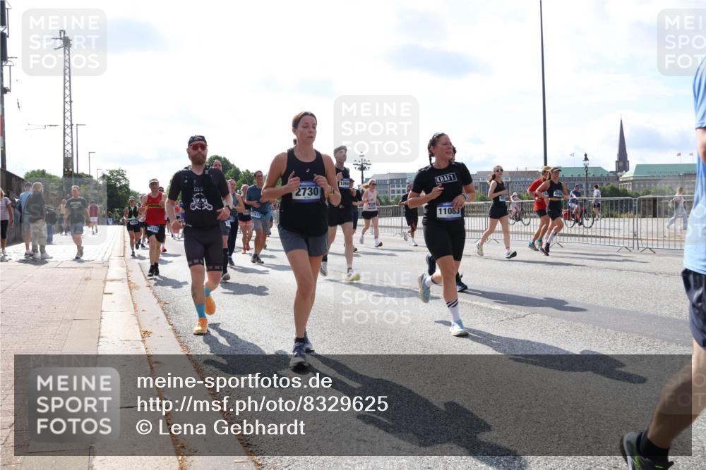 29.06.2025 - hella hamburg halbmarathon Lena Gebhardt http://msf.ph/oto/8329625 29.06.2025 10:00:22 Lombardsbrücke 12289, 17617, 2730, 1264, 11063, 1006, 1019, 1125, 1180, 1239, 1264, 1526, 1544, 1568, 1583, 1681, 1914, 2027, 2086, 2099, 2159, 2236, 2346, 2348, 2364, 2426, 2447, 2474, 2582, 2584, 2606, 2652, 2676, 2677, 2730, 2910, 2982, 3042, 3177, 3181, 3319, 3400, 3794, 3861, 3898, 4013, 4231, 4419, 4579, 4594, 4632, 4767, 4772, 4796, 4813, 4940, 4945, 5272, 5341, 5643, 5728, 6082, 6084, 6104, 6138, 6174, 6201, 6220, 6260, 6443, 6462, 6470, 6581, 6587, 10599 meine-sportfotos.de