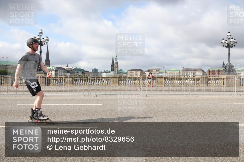29.06.2025 - hella hamburg halbmarathon Lena Gebhardt http://msf.ph/oto/8329656 29.06.2025 09:08:39 Lombardsbrücke 495 meine-sportfotos.de