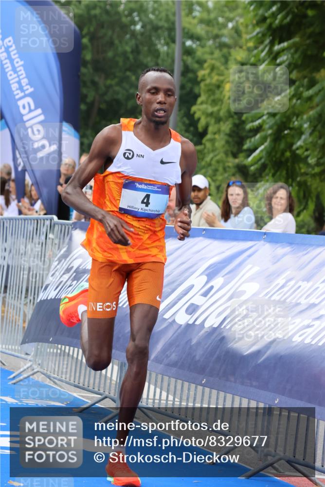 29.06.2025 - hella hamburg halbmarathon Strokosch-Dieckow http://msf.ph/oto/8329677 29.06.2025 10:01:55 Ziel 4 meine-sportfotos.de