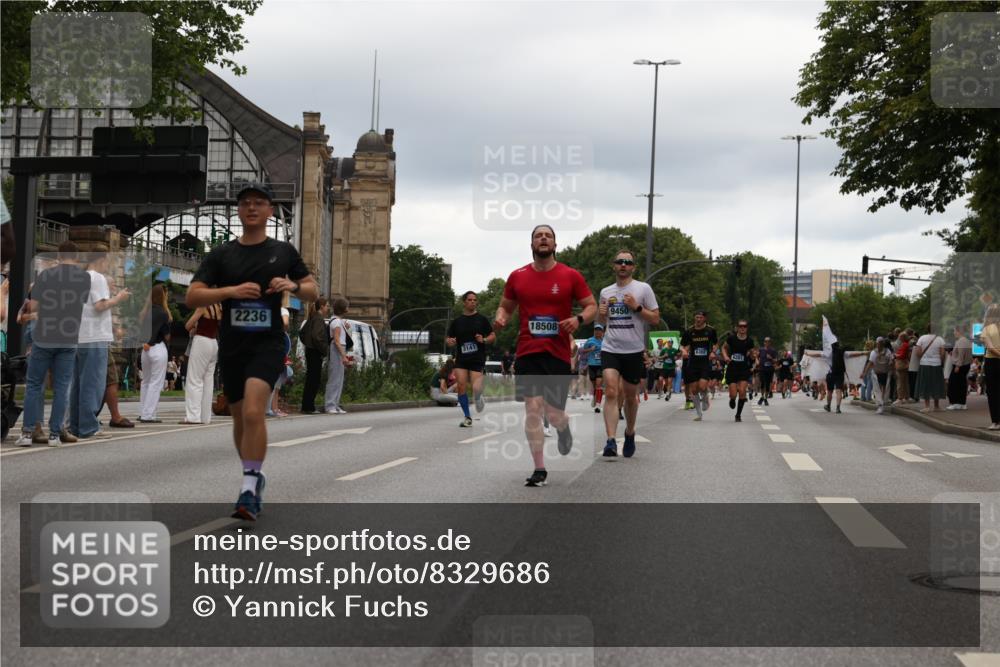 29.06.2025 - hella hamburg halbmarathon Yannick Fuchs http://msf.ph/oto/8329686 29.06.2025 10:51:38 20KM 1200, 1239, 1563, 1611, 2025, 2236, 2606, 2759, 2806, 2883, 3093, 3141, 3575, 4261, 4426, 4467, 4579, 5015, 5134, 5391, 5457, 5458, 6281, 6302, 6531, 6892, 7159, 7833, 9450, 10383, 10408, 10599, 12144, 12509, 12773, 13465, 13664, 15090, 15189, 15217, 15229, 15349, 16418, 16517, 17455, 17543, 18508, 18762 meine-sportfotos.de