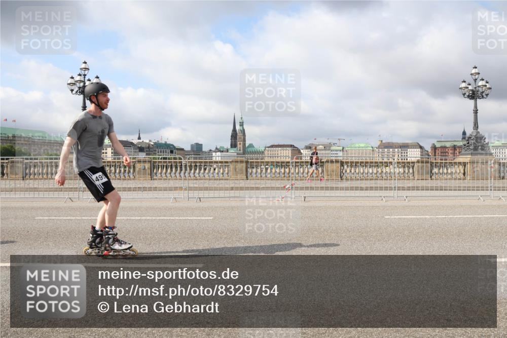29.06.2025 - hella hamburg halbmarathon Lena Gebhardt http://msf.ph/oto/8329754 29.06.2025 09:08:39 Lombardsbrücke 495 meine-sportfotos.de