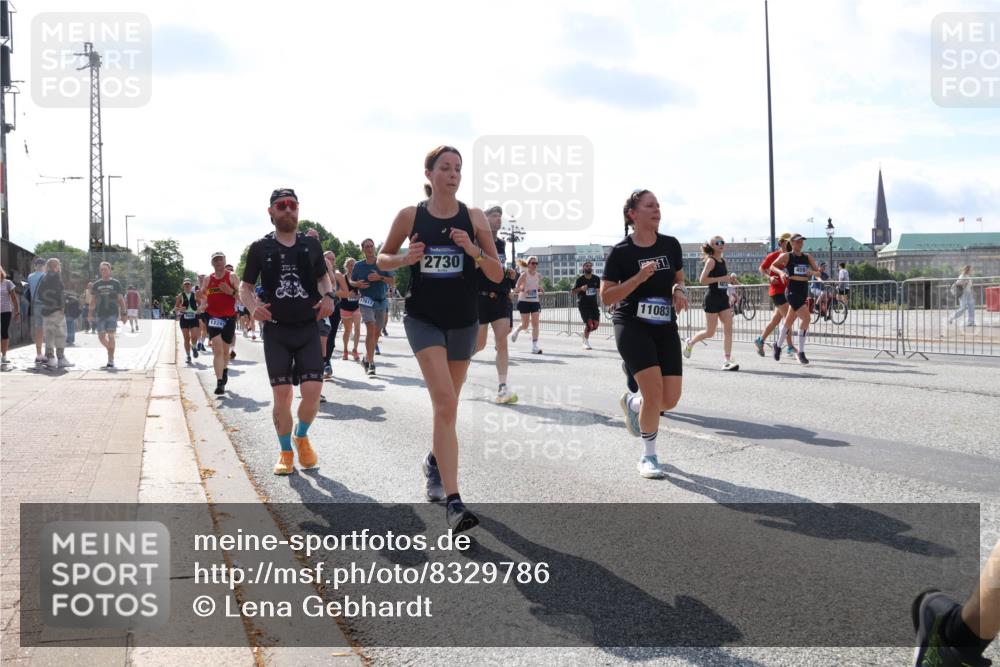 29.06.2025 - hella hamburg halbmarathon Lena Gebhardt http://msf.ph/oto/8329786 29.06.2025 10:00:22 Lombardsbrücke 1228, 2730, 11083, 4599, 1006, 1019, 1125, 1180, 1239, 1264, 1526, 1544, 1568, 1583, 1681, 1914, 2027, 2086, 2099, 2159, 2236, 2346, 2348, 2364, 2426, 2447, 2474, 2582, 2584, 2606, 2652, 2676, 2677, 2730, 2910, 2982, 3042, 3177, 3181, 3319, 3400, 3794, 3861, 3898, 4013, 4231, 4419, 4579, 4594, 4632, 4767, 4772, 4796, 4813, 4940, 4945, 5272, 5341, 5643, 5728, 6082, 6084, 6104, 6138, 6174, 6201, 6220, 6260, 6443, 6462, 6470, 6581, 6587, 10599 meine-sportfotos.de