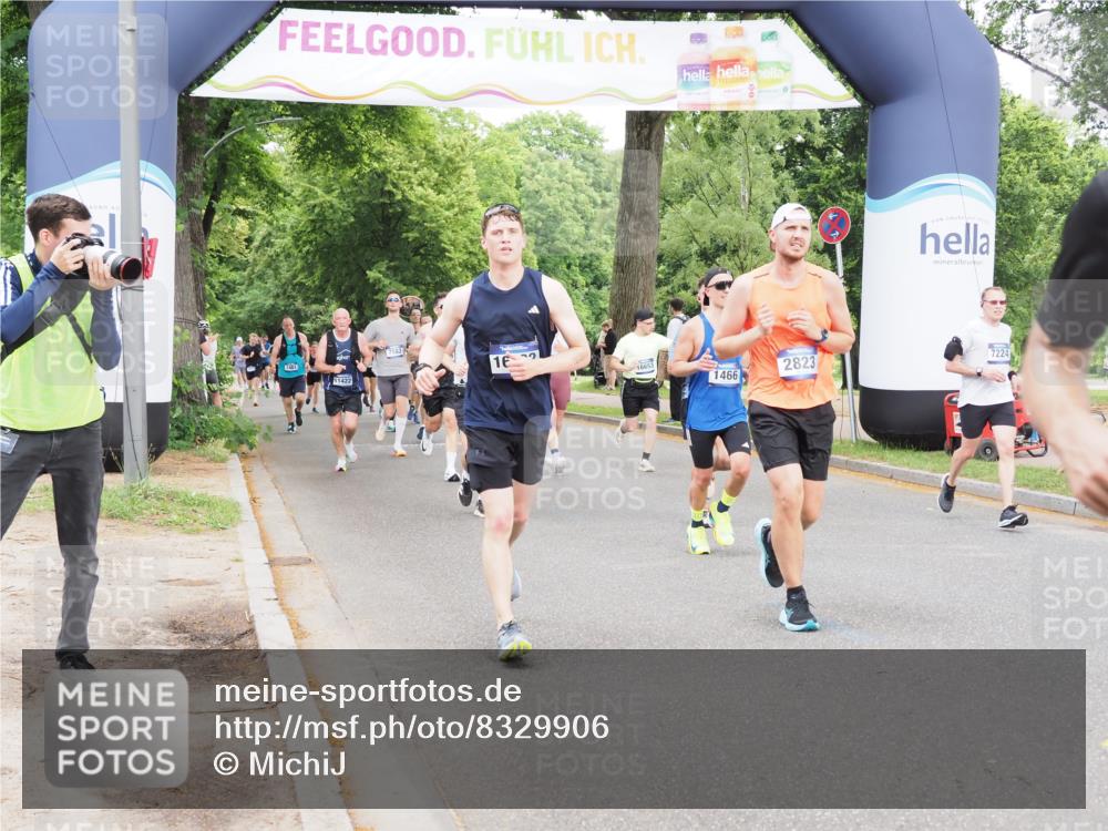 29.06.2025 - hella hamburg halbmarathon MichiJ http://msf.ph/oto/8329906 29.06.2025 10:38:02 Zwischen KM18-KM19 1119, 1466, 1817, 2411, 2823, 4346, 5087, 5336, 7224, 12016, 12235, 12545, 13051, 13758, 16653, 16732, 16800, 17221, 18884, 18960, 18982, 19007 meine-sportfotos.de