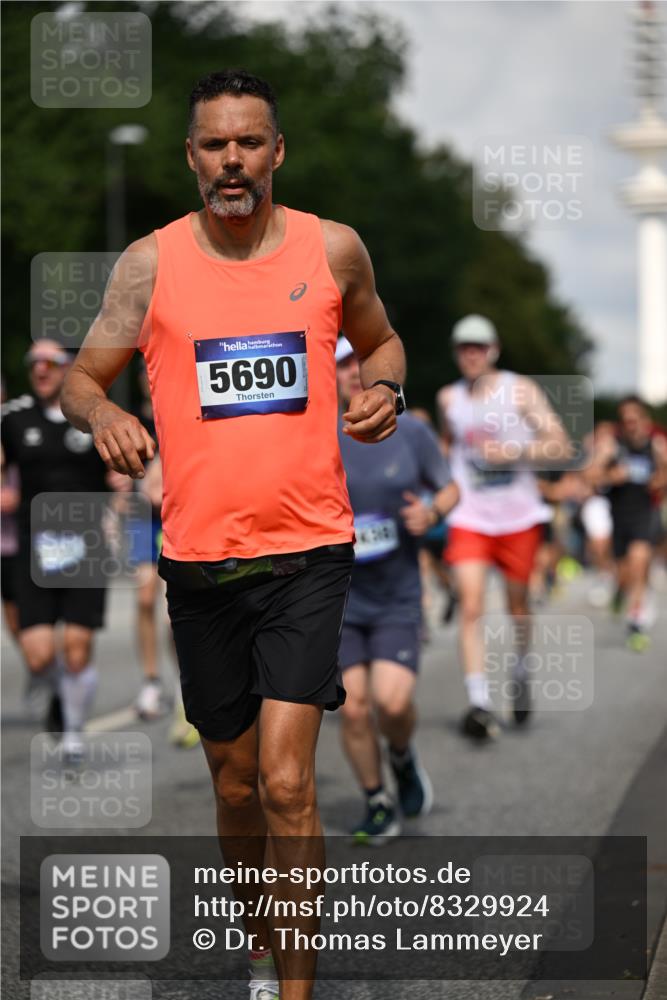 29.06.2025 - hella hamburg halbmarathon Dr. Thomas Lammeyer http://msf.ph/oto/8329924 29.06.2025 09:55:45 Kennedybrücke 1057, 1312, 1353, 1569, 1604, 1763, 3305, 3437, 3618, 3697, 4565, 4871, 5047, 5231, 5336, 5690, 5987, 6373, 6700, 6711, 7185, 7710, 8564, 9444, 9547, 9659, 10493, 10691, 10978, 11021, 11062 meine-sportfotos.de