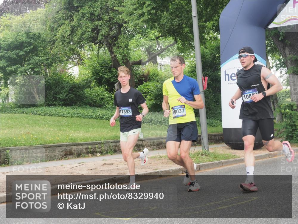29.06.2025 - hella hamburg halbmarathon KatJ http://msf.ph/oto/8329940 29.06.2025 10:17:16 Zwischen KM18-KM19 1065, 5344 meine-sportfotos.de