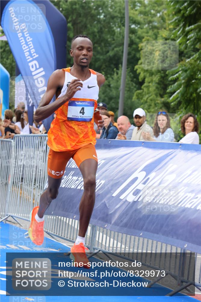 29.06.2025 - hella hamburg halbmarathon Strokosch-Dieckow http://msf.ph/oto/8329973 29.06.2025 10:01:55 Ziel 4 meine-sportfotos.de