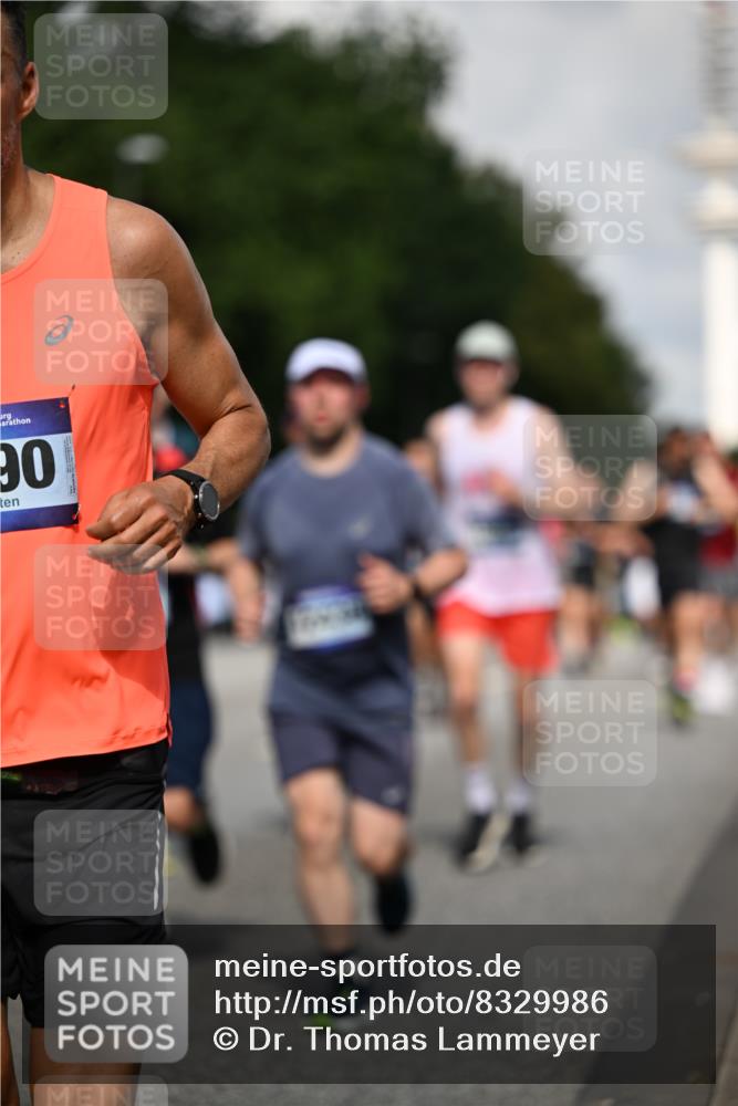 29.06.2025 - hella hamburg halbmarathon Dr. Thomas Lammeyer http://msf.ph/oto/8329986 29.06.2025 09:55:46 Kennedybrücke 1057, 1312, 1353, 1569, 1604, 1763, 3305, 3618, 3697, 4565, 4871, 5047, 5231, 5336, 5690, 5987, 6373, 6700, 6711, 7185, 7710, 8564, 9444, 9547, 9659, 10493, 10691, 10978, 11062 meine-sportfotos.de