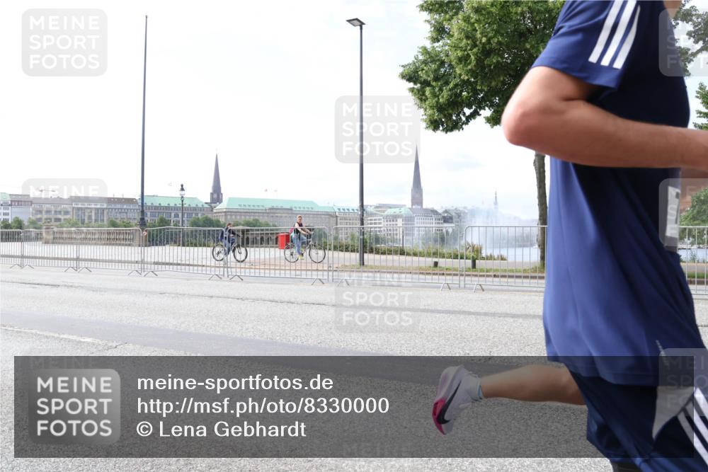 29.06.2025 - hella hamburg halbmarathon Lena Gebhardt http://msf.ph/oto/8330000 29.06.2025 10:13:03 Lombardsbrücke 1020, 1051, 1249, 1747, 1851, 1939, 2531, 2891, 2942, 2961, 3218, 3360, 3728, 4532, 5150, 6207, 6489, 7873, 7907, 8398, 8405, 8913, 8917, 8971, 9141, 9527, 10067, 10402, 11025, 11720, 12456, 12492, 13566, 13816, 14404, 14540, 14869, 15012, 15369, 15531, 15922, 16030, 16255, 16323, 16437, 16826, 16911, 17061, 17699, 17988, 17994, 18048, 18178, 18320, 18530, 18732 meine-sportfotos.de