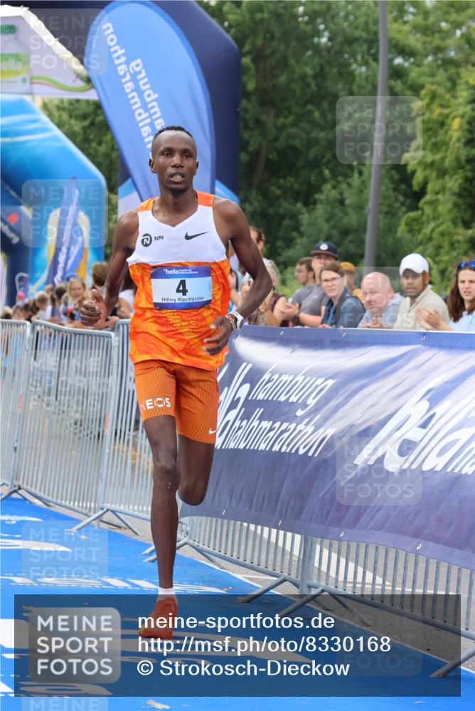 29.06.2025 - hella hamburg halbmarathon Strokosch-Dieckow http://msf.ph/oto/8330168 29.06.2025 10:01:55 Ziel 4 meine-sportfotos.de