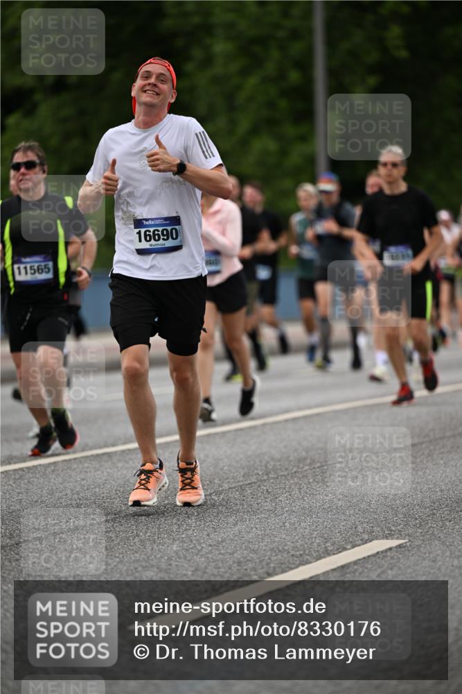 29.06.2025 - hella hamburg halbmarathon Dr. Thomas Lammeyer http://msf.ph/oto/8330176 29.06.2025 10:39:42 Kennedybrücke 2198, 2787, 3170, 3828, 3958, 4333, 4564, 4696, 4703, 4965, 5147, 6029, 6189, 6365, 6379, 6397, 6471, 6867, 7386, 8249, 8296, 8567, 9470, 9803, 9819, 10358, 10360, 10565, 10652, 11320, 11359 meine-sportfotos.de