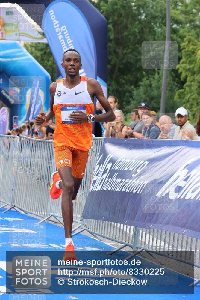 29.06.2025 - hella hamburg halbmarathon Strokosch-Dieckow http://msf.ph/oto/8330225 29.06.2025 10:01:55 Ziel 4 meine-sportfotos.de