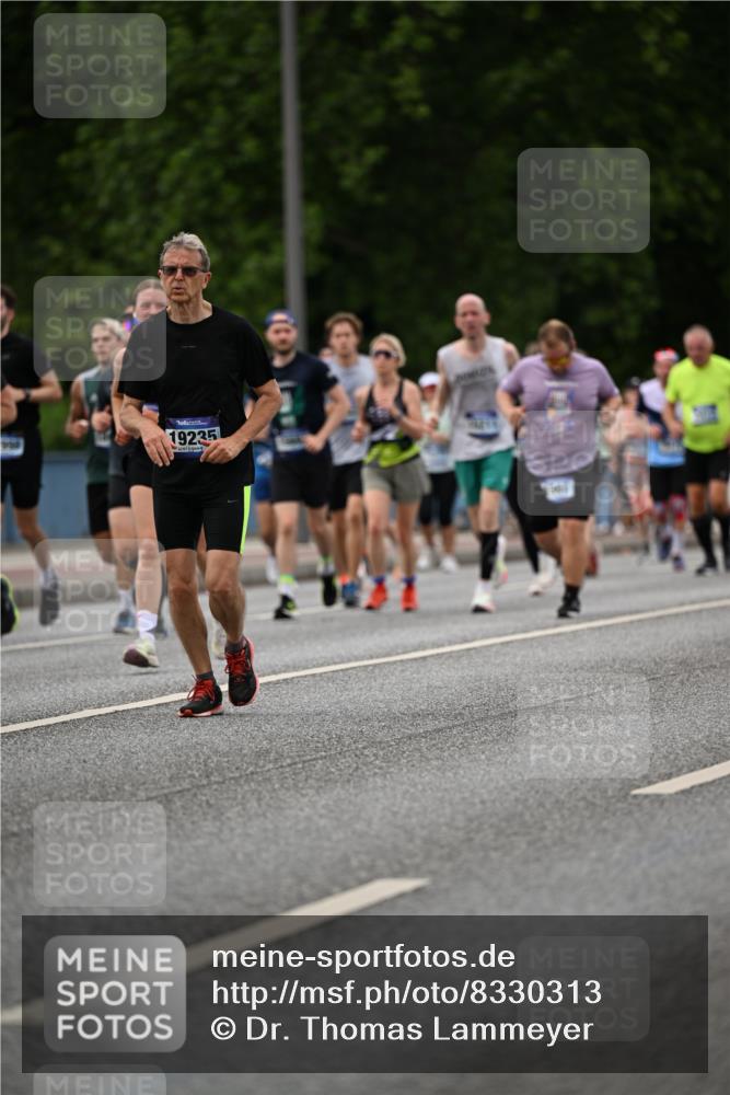 29.06.2025 - hella hamburg halbmarathon Dr. Thomas Lammeyer http://msf.ph/oto/8330313 29.06.2025 10:39:43 Kennedybrücke 2198, 2412, 2787, 3170, 3828, 3958, 4333, 4564, 4696, 4703, 4965, 5147, 6029, 6189, 6365, 6379, 6397, 6471, 6867, 8249, 8296, 8567, 9470, 9803, 9819, 10358, 10360, 10565, 10652, 11320, 11359 meine-sportfotos.de