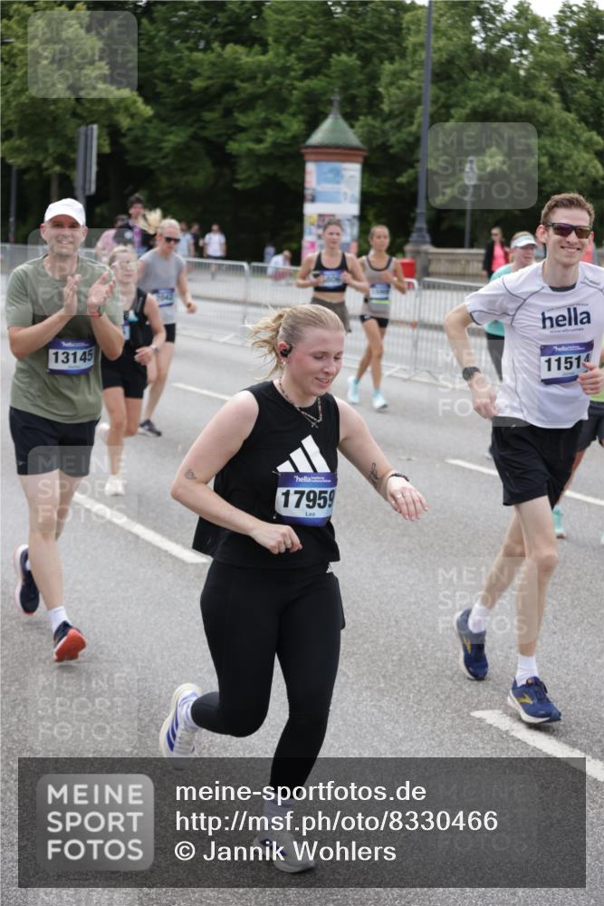 29.06.2025 - hella hamburg halbmarathon Jannik Wohlers http://msf.ph/oto/8330466 29.06.2025 10:40:13 Lombardsbrücke 1075, 1323, 2042, 2173, 2206, 2762, 2763, 3121, 3293, 3306, 3432, 4044, 4411, 4612, 4906, 4972, 5059, 5702, 6076, 6163, 6229, 6278, 6280, 7956, 8053, 8054, 8378, 8391, 8739, 9000, 9468, 9946, 10166, 10920, 10940, 11513, 11514, 12692, 12699, 12981, 13145, 13773, 14341, 15154, 15905, 15933, 16085, 16955, 17267, 17959, 18110, 18213, 18353, 18490, 18771, 18946, 19168 meine-sportfotos.de