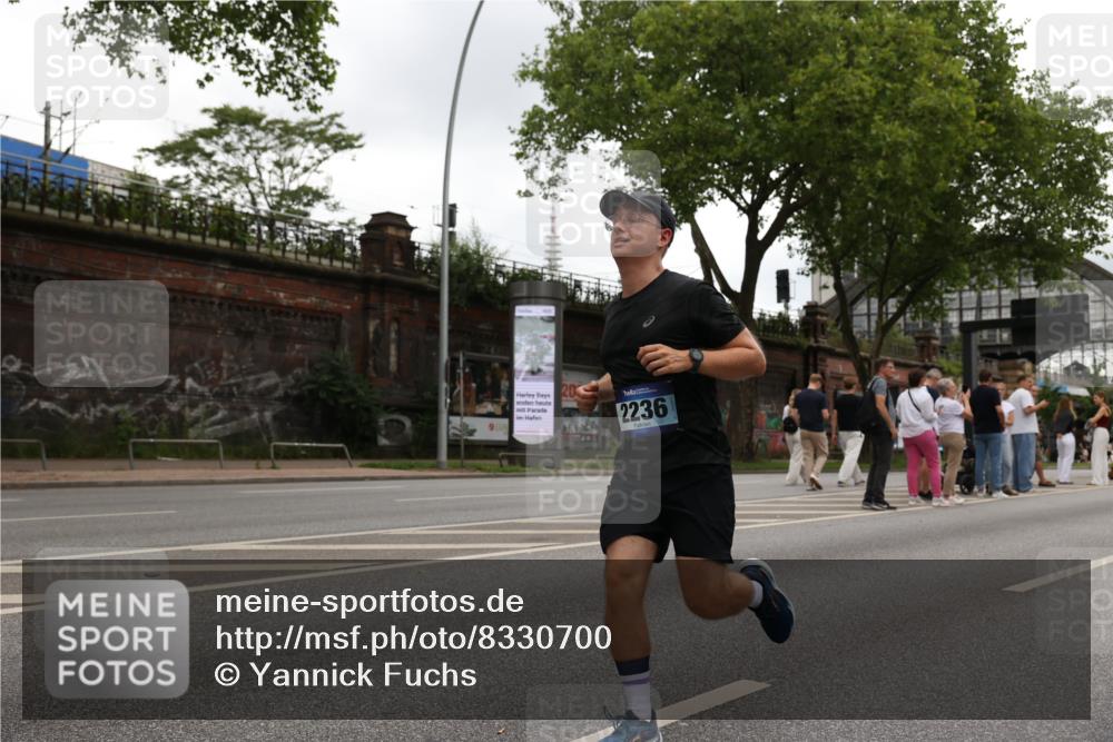 29.06.2025 - hella hamburg halbmarathon Yannick Fuchs http://msf.ph/oto/8330700 29.06.2025 10:51:40 20KM 1200, 1239, 1563, 1611, 2025, 2236, 2606, 2759, 2806, 2883, 3093, 3141, 3575, 4426, 4467, 4579, 4833, 5391, 6281, 6302, 6531, 6892, 7833, 9450, 9485, 10383, 10408, 10599, 12144, 12509, 12773, 13465, 13664, 15189, 15217, 15229, 15349, 16418, 16517, 17455, 17543, 18508, 18762 meine-sportfotos.de