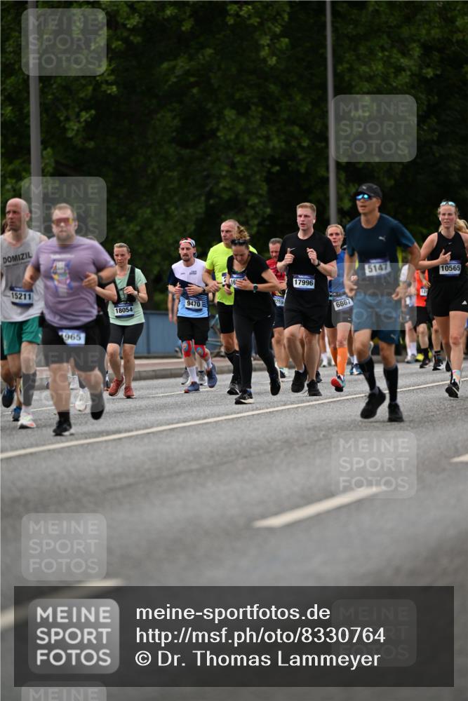 29.06.2025 - hella hamburg halbmarathon Dr. Thomas Lammeyer http://msf.ph/oto/8330764 29.06.2025 10:39:45 Kennedybrücke 2198, 2412, 2787, 3170, 3828, 3958, 4333, 4696, 4703, 4965, 5147, 6029, 6189, 6365, 6379, 6397, 6471, 6867, 8249, 8296, 8567, 9470, 9803, 9819, 10358, 10360, 10565, 10652, 11233, 11320, 11359 meine-sportfotos.de