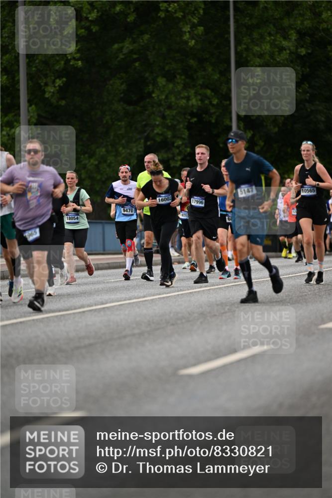 29.06.2025 - hella hamburg halbmarathon Dr. Thomas Lammeyer http://msf.ph/oto/8330821 29.06.2025 10:39:45 Kennedybrücke 2198, 2412, 2787, 3170, 3828, 3958, 4333, 4696, 4703, 4965, 5147, 6029, 6189, 6365, 6379, 6397, 6471, 6867, 8249, 8296, 8567, 9470, 9803, 9819, 10358, 10360, 10565, 10652, 11233, 11320, 11359 meine-sportfotos.de