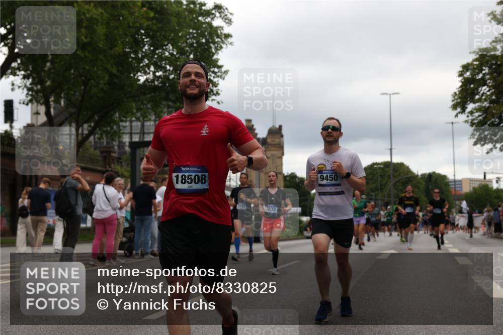 29.06.2025 - hella hamburg halbmarathon Yannick Fuchs http://msf.ph/oto/8330825 29.06.2025 10:51:41 20KM 1200, 1239, 1563, 1611, 2025, 2236, 2606, 2759, 2806, 2883, 3093, 3141, 3575, 4426, 4467, 4579, 4833, 5391, 6281, 6302, 6531, 6892, 7833, 9450, 9485, 10383, 10408, 10599, 12144, 12509, 13465, 13664, 15217, 15229, 15349, 16517, 17455, 17543, 18508, 18762, 18891 meine-sportfotos.de
