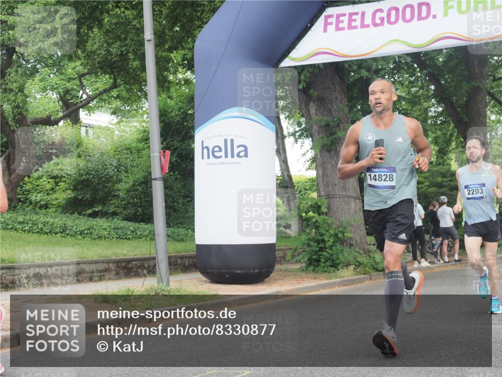 29.06.2025 - hella hamburg halbmarathon KatJ http://msf.ph/oto/8330877 29.06.2025 10:17:20 Zwischen KM18-KM19 2203 meine-sportfotos.de