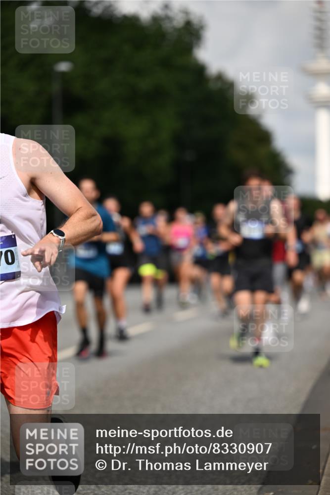 29.06.2025 - hella hamburg halbmarathon Dr. Thomas Lammeyer http://msf.ph/oto/8330907 29.06.2025 09:55:48 Kennedybrücke 1057, 1169, 1353, 1569, 1604, 1763, 3305, 3618, 3697, 4565, 4871, 4915, 5007, 5047, 5231, 5336, 5690, 6373, 6700, 6711, 7185, 7710, 8564, 8852, 9444, 9547, 9659, 10493, 10691, 10978, 11062 meine-sportfotos.de