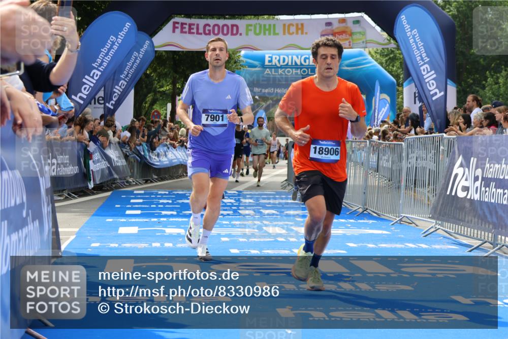 29.06.2025 - hella hamburg halbmarathon Strokosch-Dieckow http://msf.ph/oto/8330986 29.06.2025 10:34:12 Ziel 1080, 3005, 7884, 7901, 9376, 11202, 13066, 14784, 17751, 18906 meine-sportfotos.de