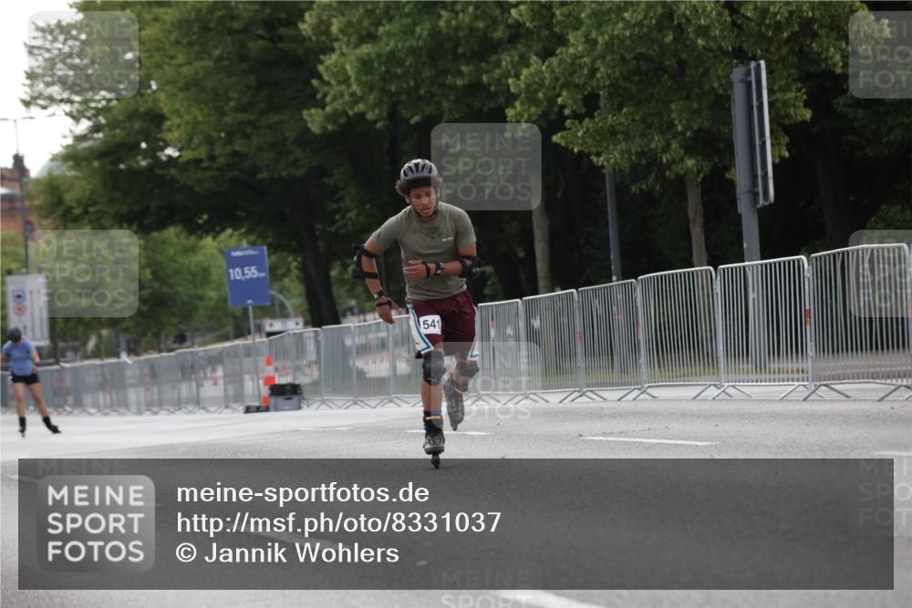29.06.2025 - hella hamburg halbmarathon Jannik Wohlers http://msf.ph/oto/8331037 29.06.2025 09:01:17 Lombardsbrücke  meine-sportfotos.de