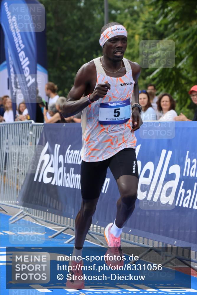 29.06.2025 - hella hamburg halbmarathon Strokosch-Dieckow http://msf.ph/oto/8331056 29.06.2025 10:01:08 Ziel 5 meine-sportfotos.de
