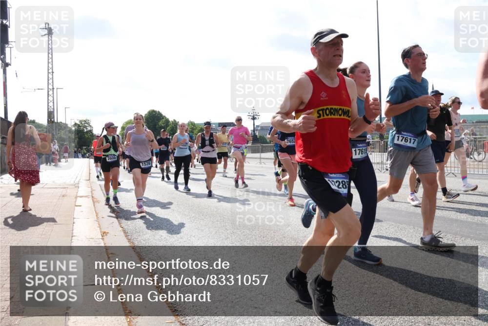 29.06.2025 - hella hamburg halbmarathon Lena Gebhardt http://msf.ph/oto/8331057 29.06.2025 10:00:25 Lombardsbrücke 2606, 1526, 14567, 2652, 1228, 17615, 17617, 1006, 1019, 1125, 1180, 1239, 1264, 1526, 1544, 1568, 1583, 1611, 1681, 1914, 2027, 2086, 2099, 2159, 2236, 2346, 2426, 2447, 2474, 2582, 2584, 2606, 2652, 2677, 2730, 2910, 2982, 3042, 3177, 3181, 3319, 3400, 3794, 3861, 3898, 4013, 4231, 4419, 4579, 4594, 4632, 4767, 4772, 4796, 4813, 4940, 4945, 5272, 5341, 5643, 5728, 6082, 6084, 6104, 6138, 6220, 6260, 6443, 6462, 6470, 6581, 10599 meine-sportfotos.de